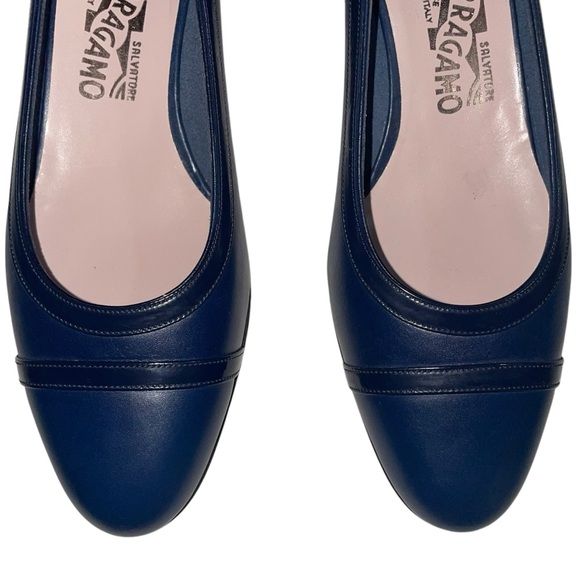 SALVATORE FERRAGAMO Vara Pump Low Heel Calfskin and Leather Women Size 9.5C New - Picture 2 of 16